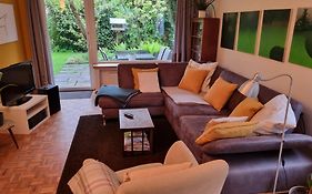 Stadtnahe Wohnung mit Garten und Parkplatz